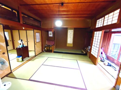(居間)
